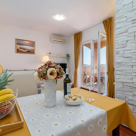 Tonina Apartman