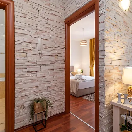 Tonina Apartman